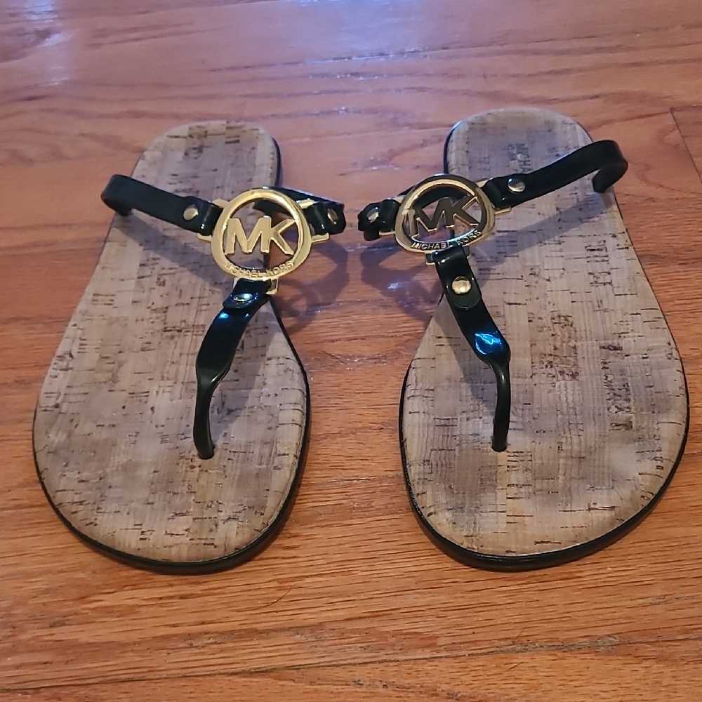 Michael Kors Black & GoldbThong Sandals In a Size 10.